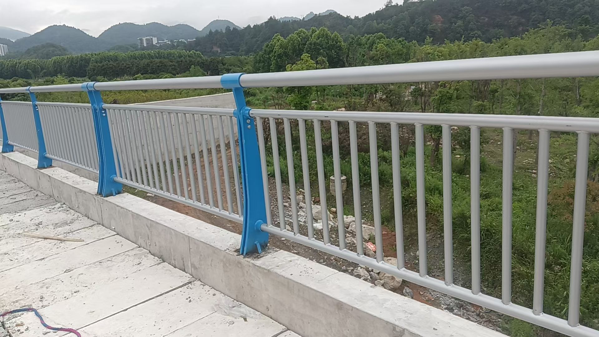 张家界市不锈钢栏杆河道护栏 - 价格